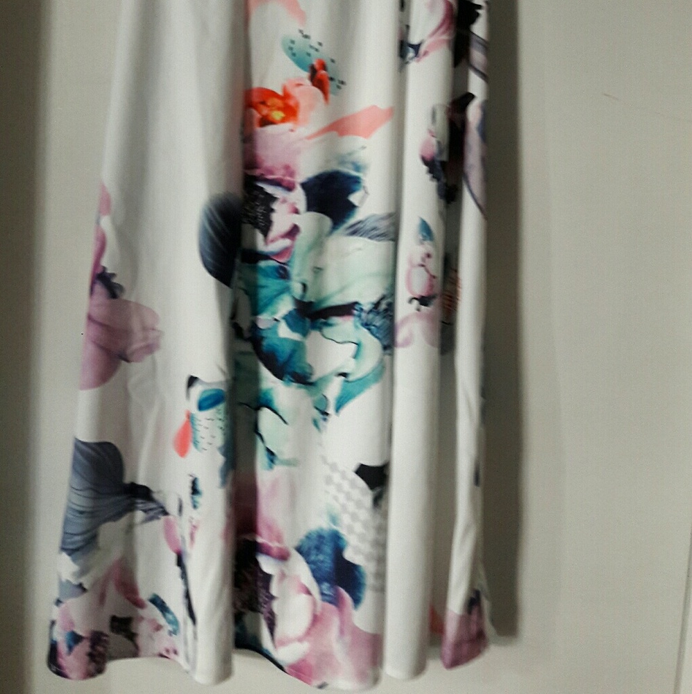 Floral off shoulder dress - Picture 4 of 4